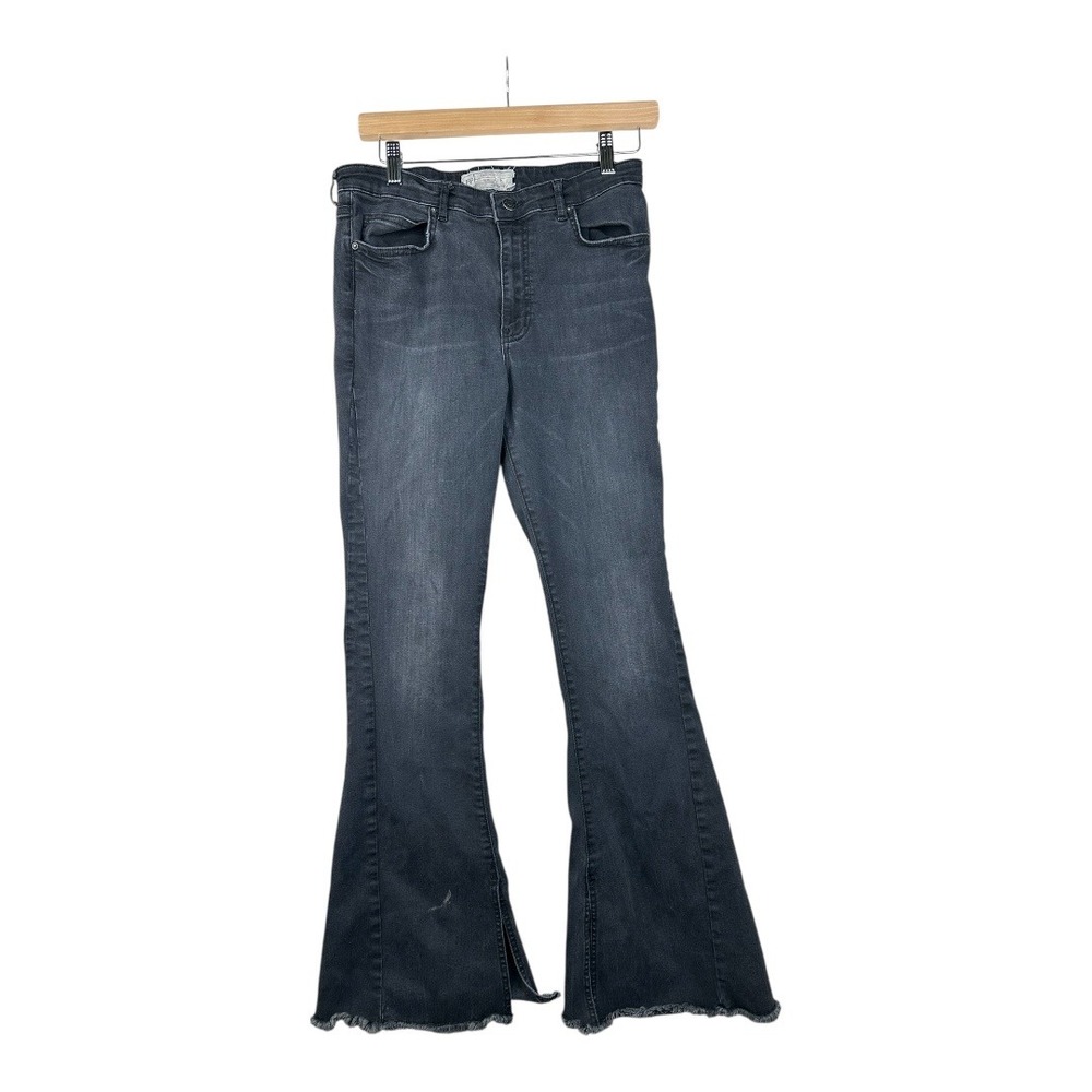 Free People Raw Hem Flare Jeans‎ size 31 Black